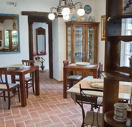 Don Carlo Di Charme Bio בית חווה